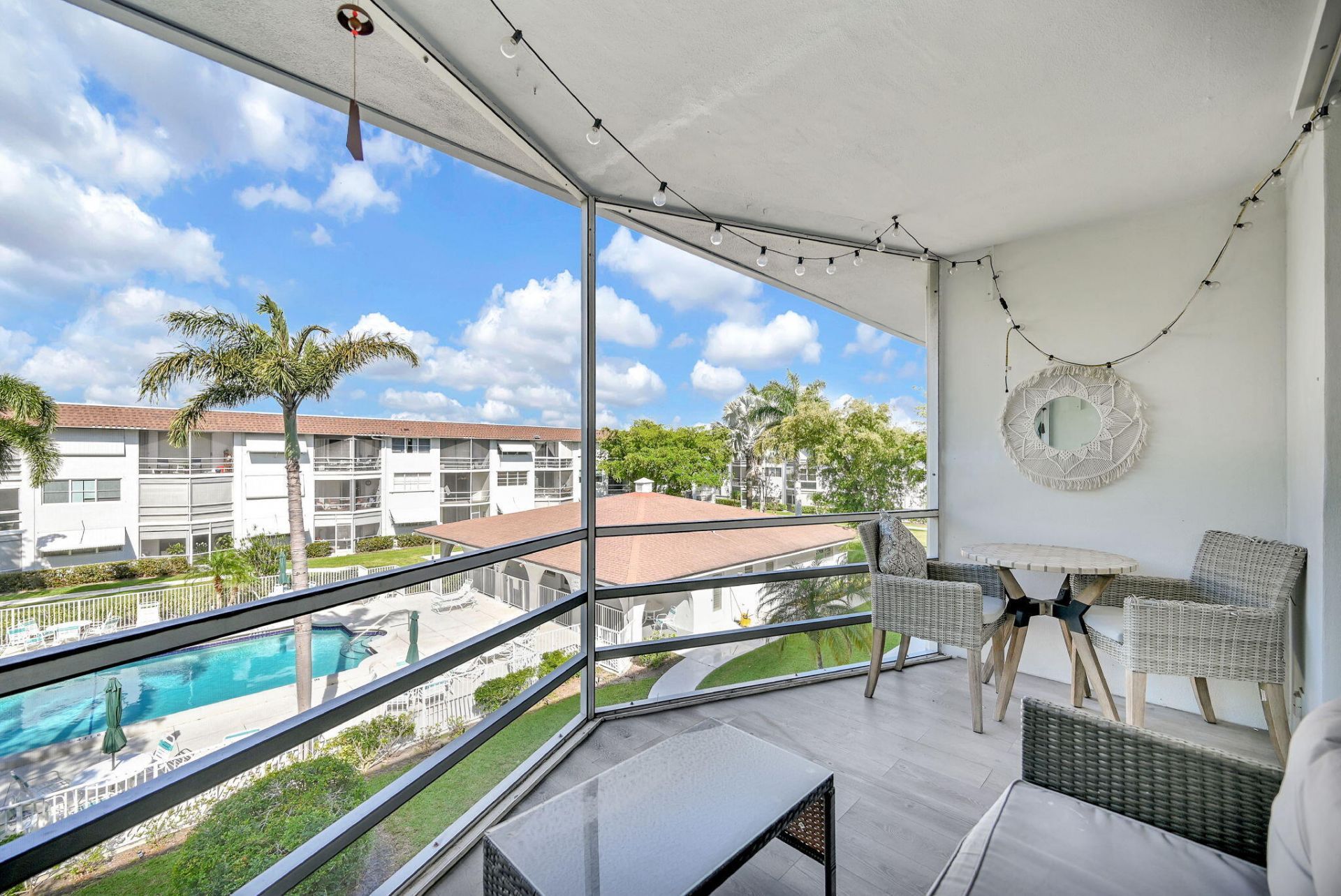 400 SE 10th Street, Unit 303, Deerfield Beach, FL 33441 Photo