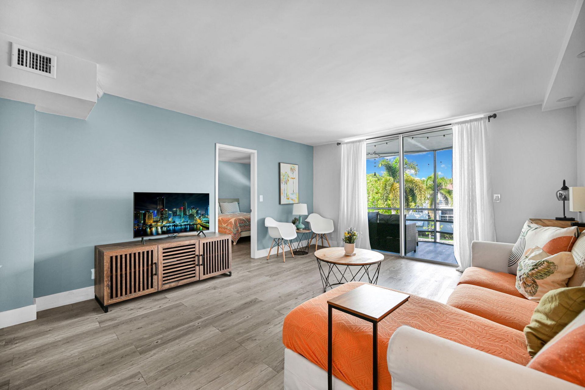 400 SE 10th Street, Unit 303, Deerfield Beach, FL 33441 Photo