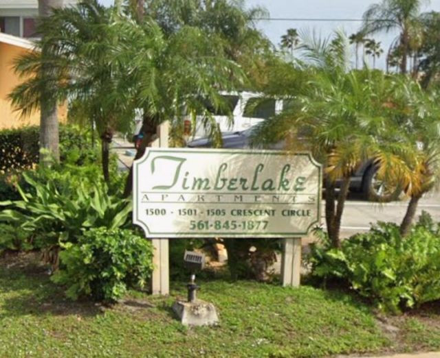 1505 Crescent Circle, Unit B24, West Palm Beach, FL 33403 Photo