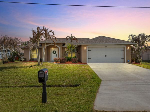 400 SW Ridgecrest Drive, Port St. Lucie, FL 34953