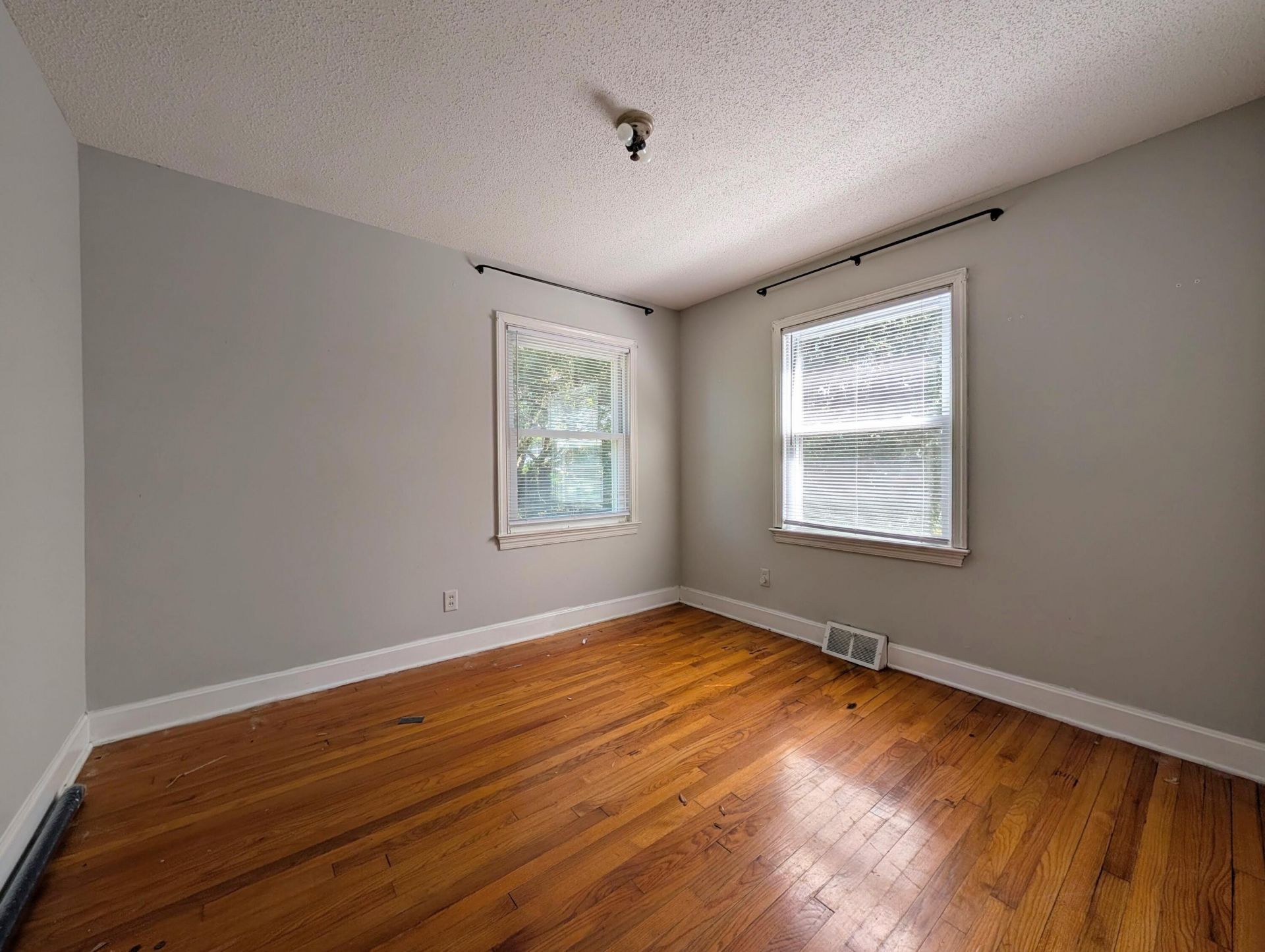 3121 Middle Street Photo 14