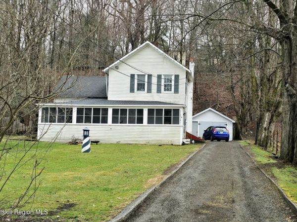 31 Thomas Street, Chatham, NY 12037