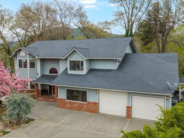 113 Walnut Drive, Rogue River, OR 97537