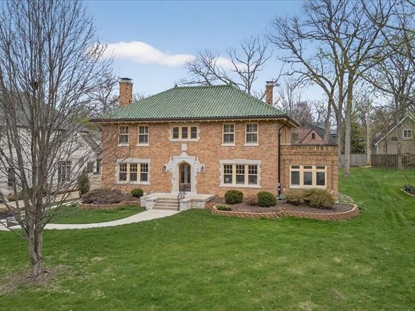 630 Sherwood Drive , Webster Groves, MO 63119