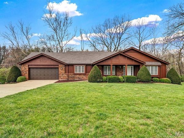 3423 Hilltop Drive, St Charles, MO 63301