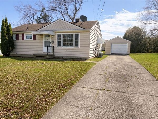 2471 Chaney Circle , Youngstown, OH 44509