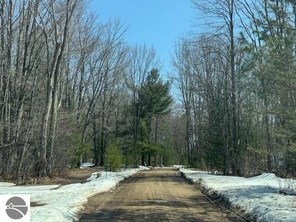 70 East Trail SE, Kalkaska, MI 49646