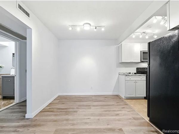 2375 Walton Boulevard, Rochester Hills, MI 48309