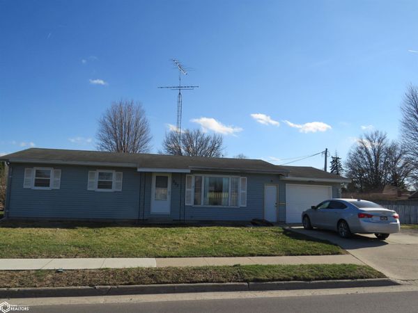 307 12th Avenue NE, Hampton, IA 50441