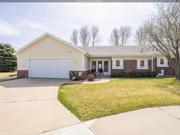 21 Park Village, LeMars, IA 51031