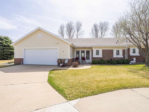 21 Park Village, LeMars, IA 51031