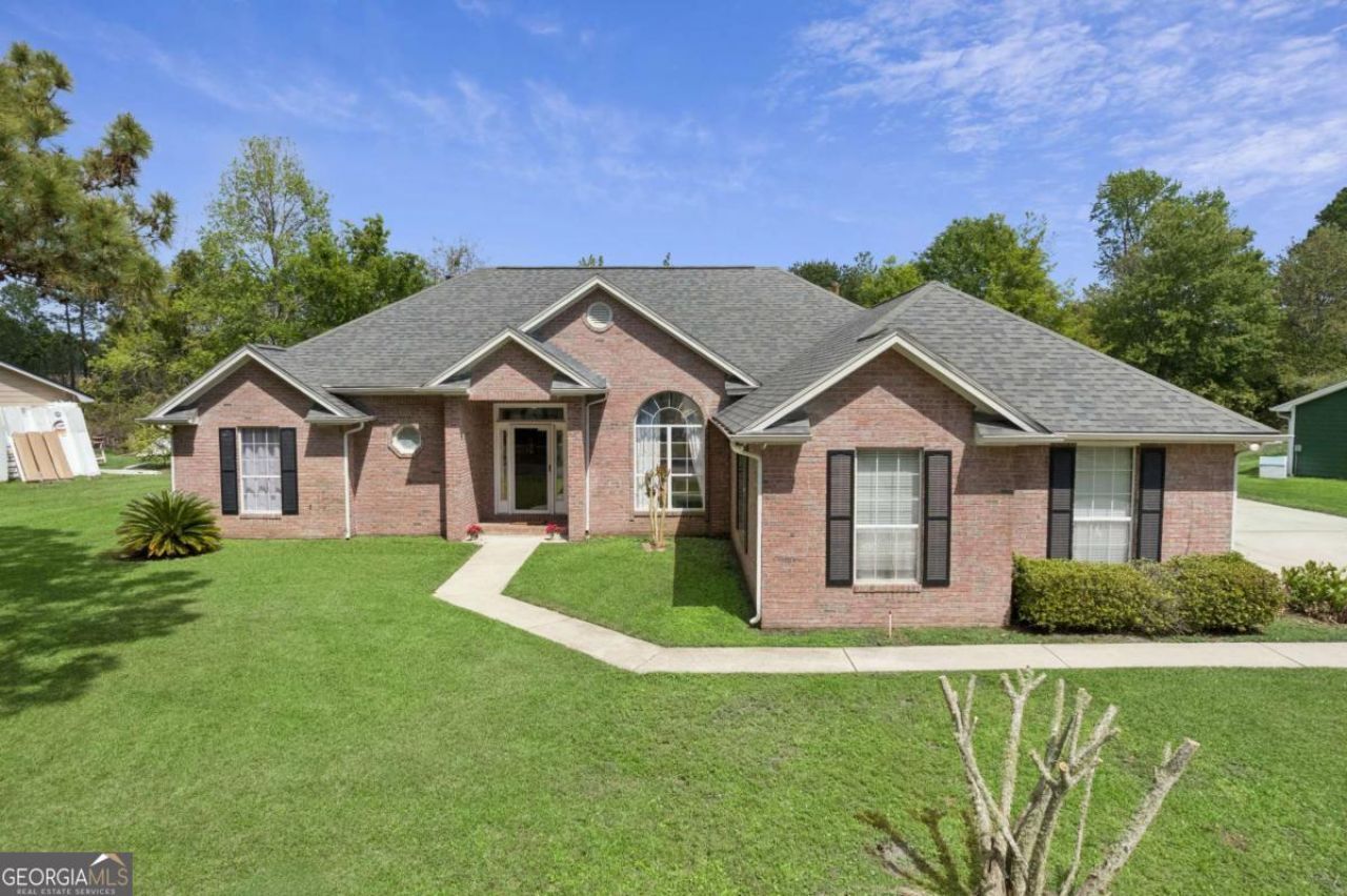 136 Lake Jordan Boulevard, Kingsland, GA 31548 Main Photo