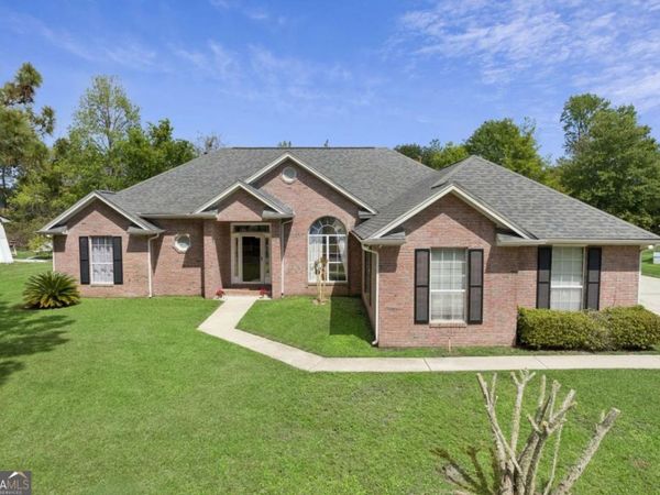 136 Lake Jordan Boulevard, Kingsland, GA 31548
