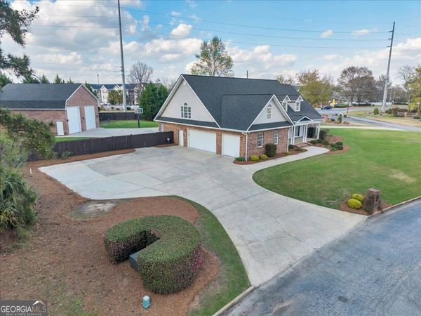 32 Willow Lake Drive, Warner Robins, GA 31093
