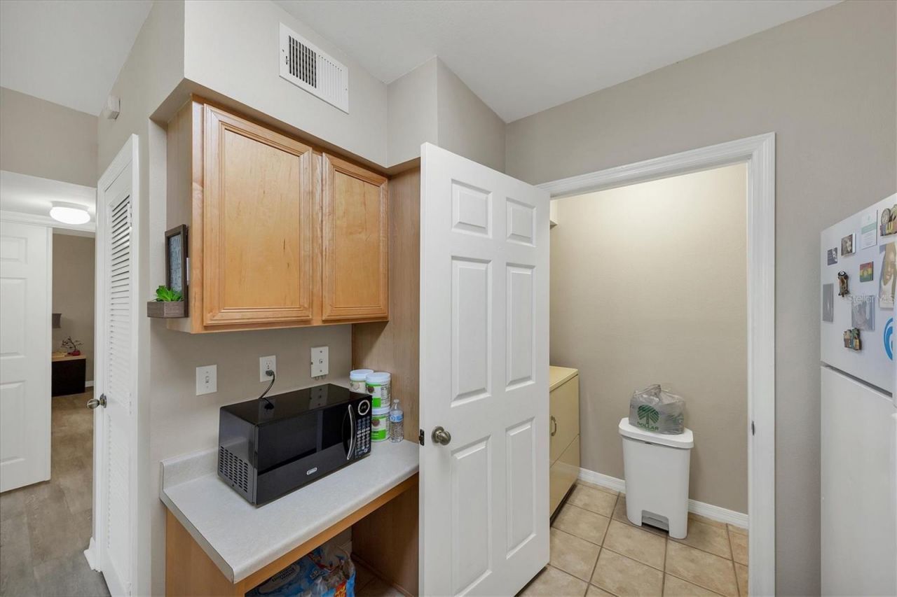 1015 Villagio Circle , Unit 202, Sarasota, FL 34237 Photo