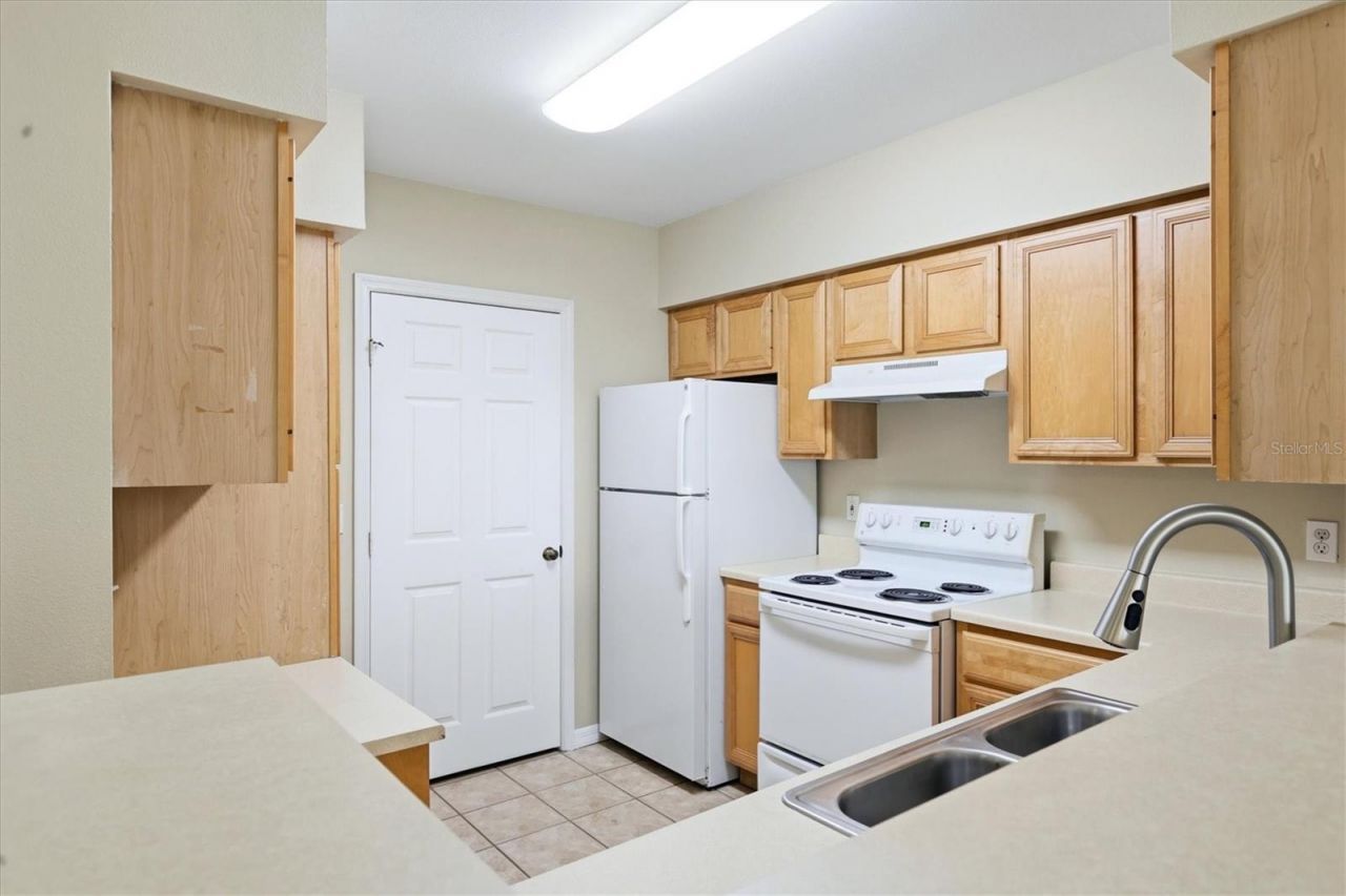 1015 Villagio Circle, Unit 202, Sarasota, FL 34237 Photo