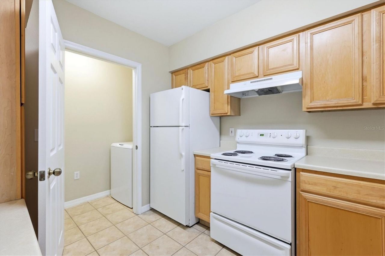 1015 Villagio Circle, Unit 202, Sarasota, FL 34237 Photo