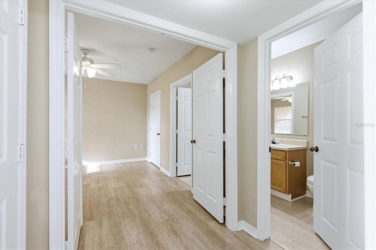1015 Villagio Circle, Unit 202, Sarasota, FL 34237 Photo