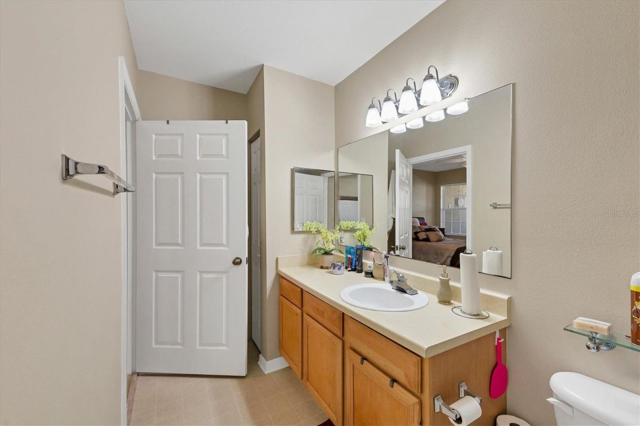 1015 Villagio Circle , Unit 202, Sarasota, FL 34237 Photo