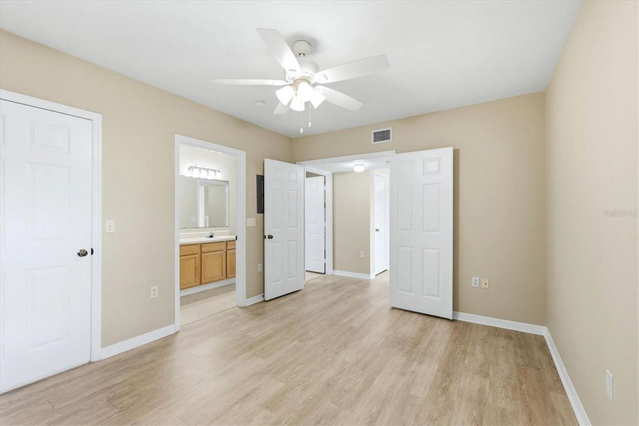 1015 Villagio Circle, Unit 202, Sarasota, FL 34237 Photo
