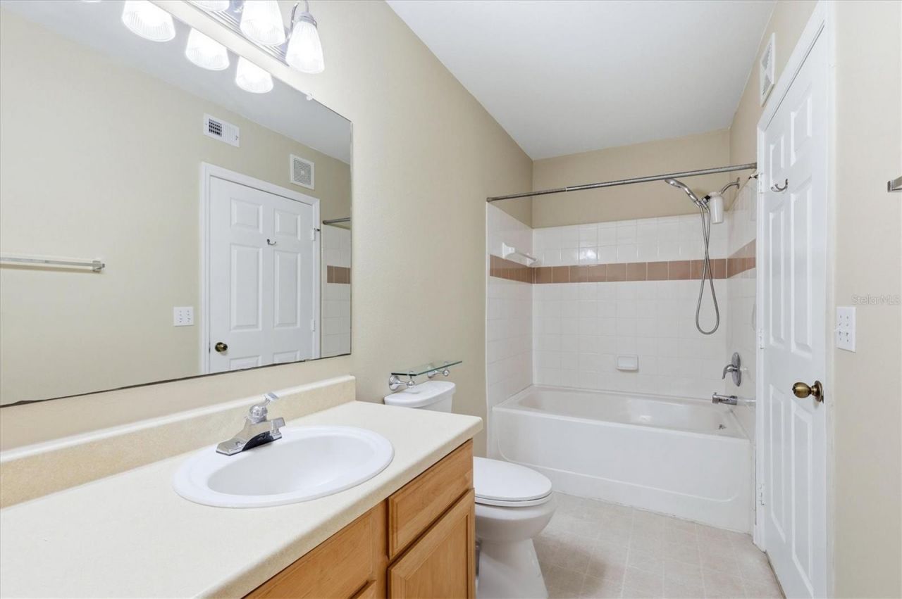 1015 Villagio Circle, Unit 202, Sarasota, FL 34237 Photo