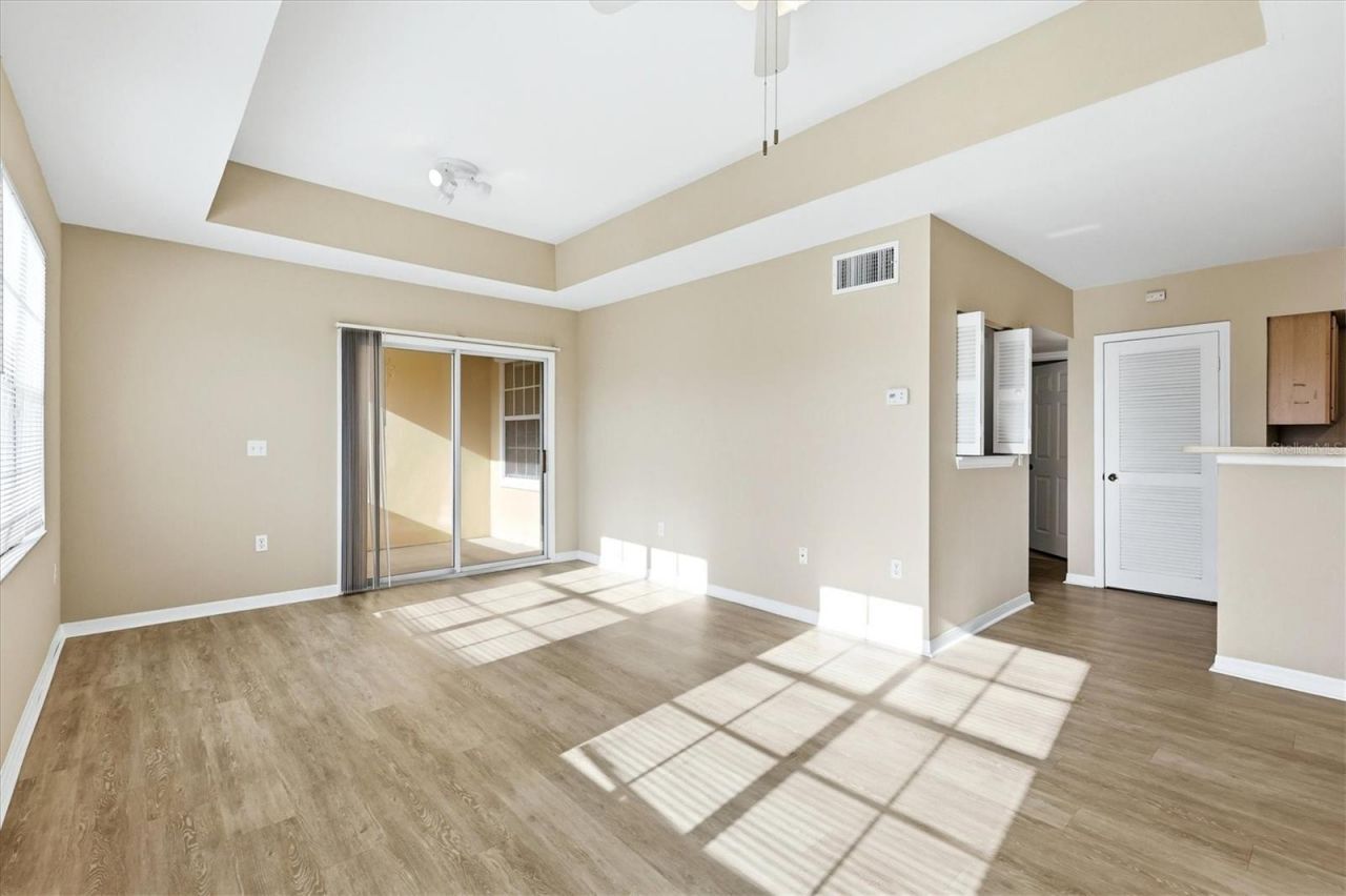 1015 Villagio Circle, Unit 202, Sarasota, FL 34237 Photo