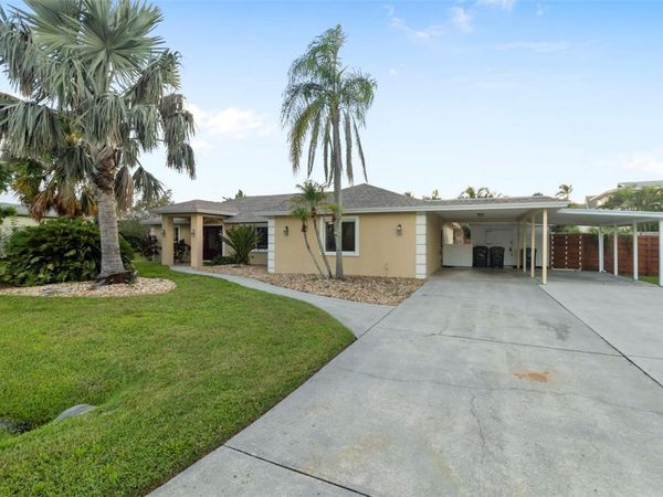 6454 BEECHWOOD AVENUE , SARASOTA, FL 34231