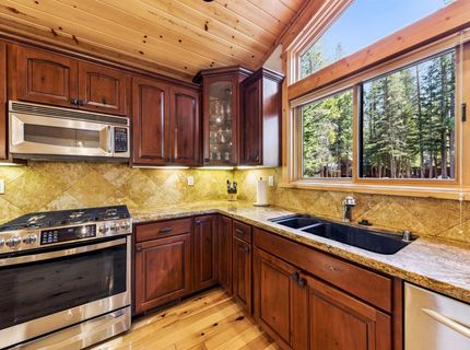 11749 Baden Road, Truckee, CA 96161 Photo