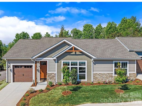 8 Heartleaf Circle, Arden, NC 28704