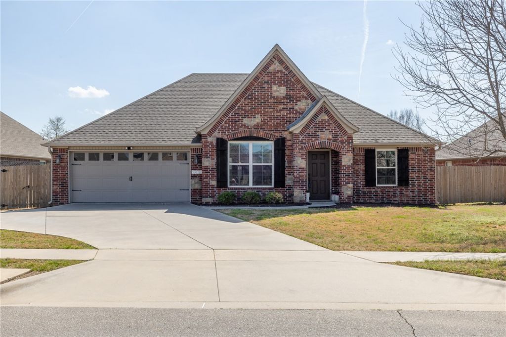 3917 W Mountain View Drive, Fayetteville, AR 72704 Main Photo