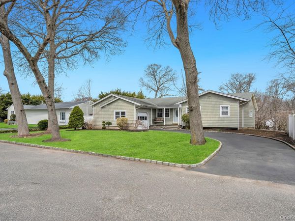 9 Wiggins Street, Ronkonkoma, NY 11779