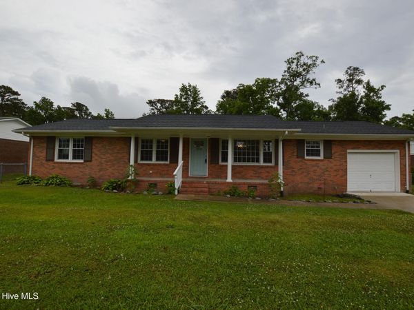 1018 Oak Drive, Jacksonville, NC 28546