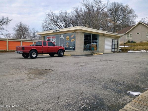 414 E Court Street , Dyersburg, TN 38024