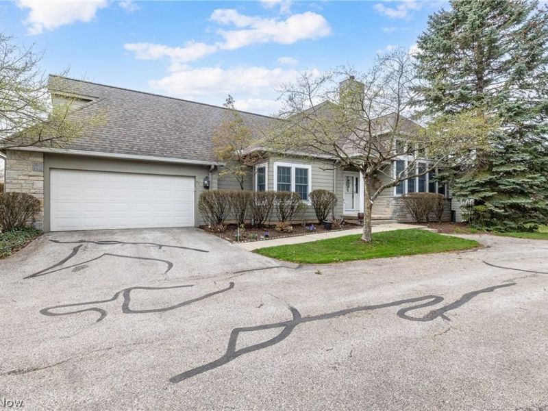 71 Haskell Drive, Bratenahl, OH 44108 Photo 2