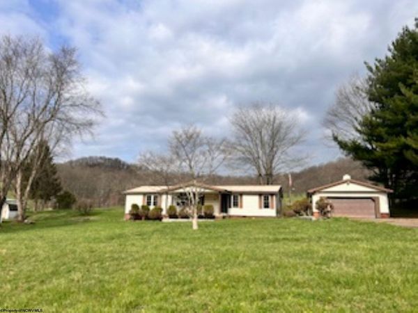 1421 Francis Mine Road, Fairmont, WV 26554