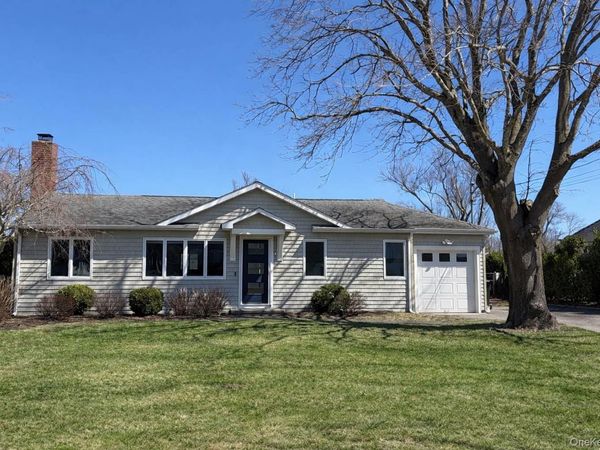 21 Tarpon Road , East Quogue, NY 11942