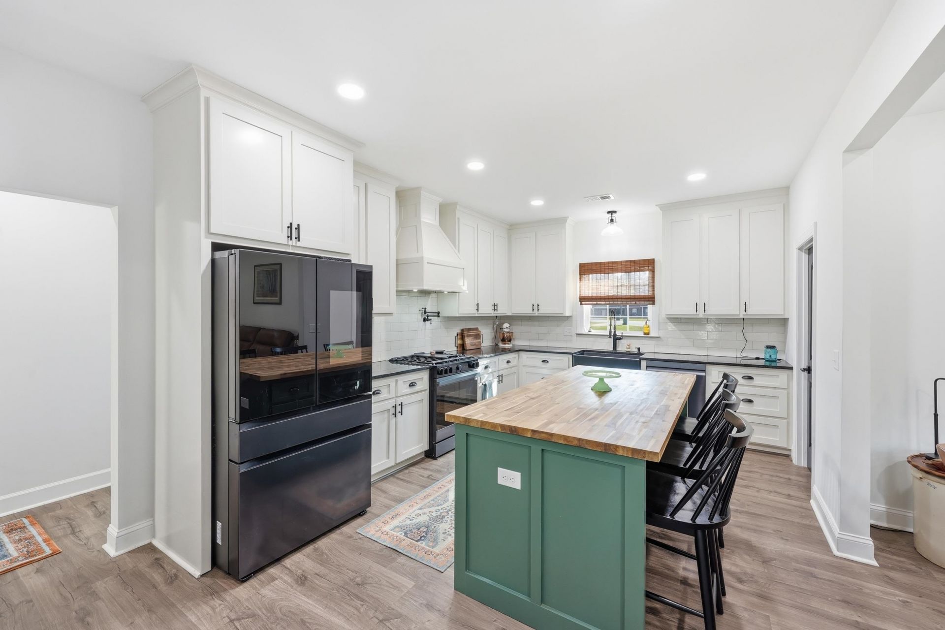 410 Miracle Ct  Photo 13