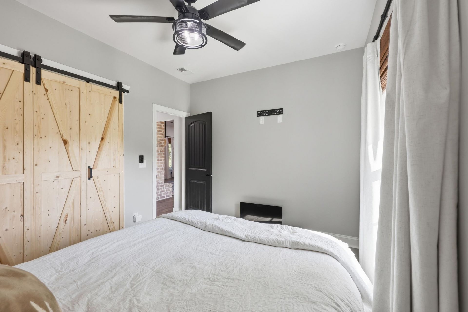 410 Miracle Ct  Photo 18