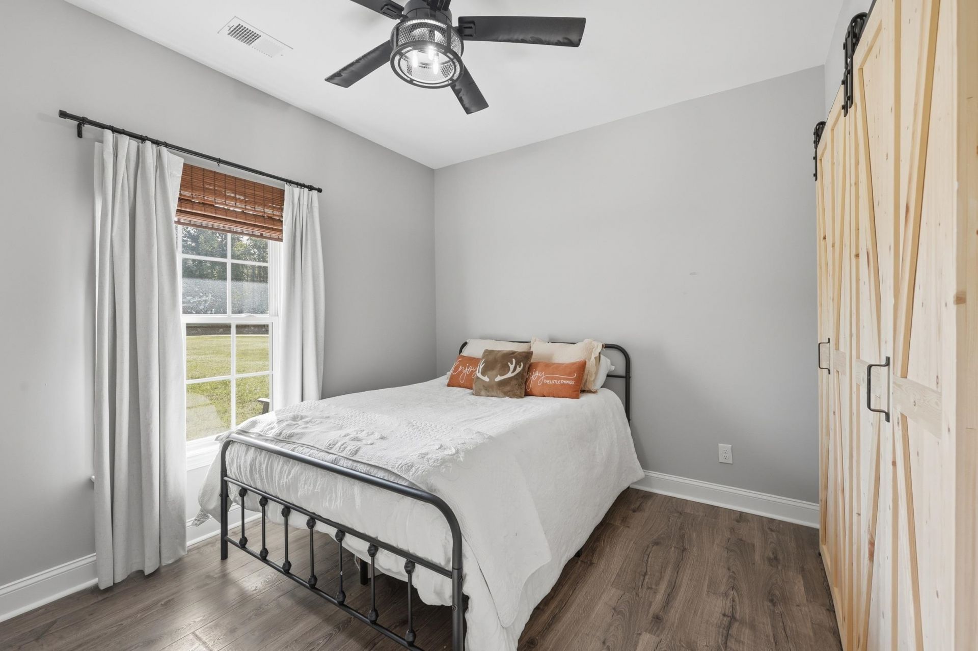 410 Miracle Ct  Photo 19