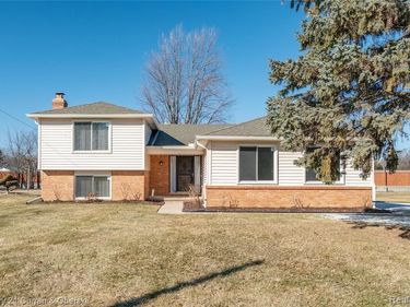 17098 Coral Gables Street , Southfield, MI 48076