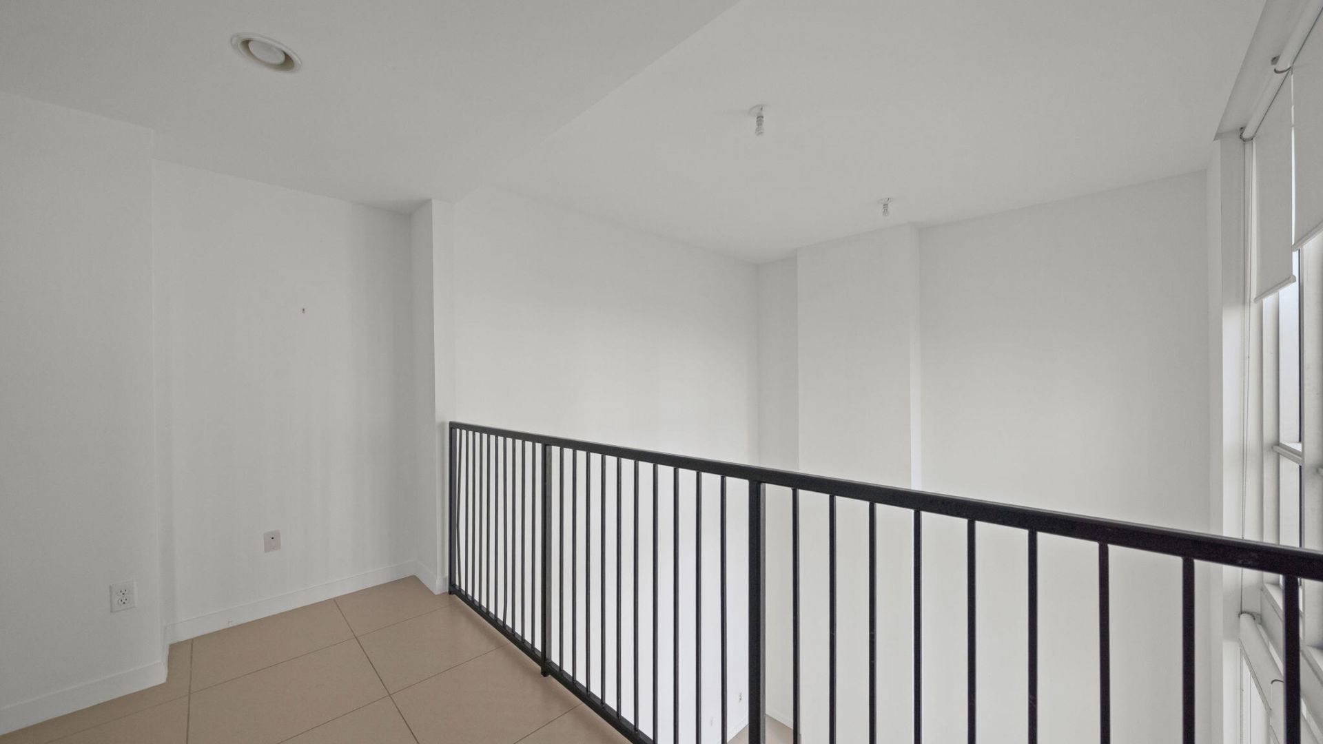 300 S Biscayne Boulevard, Unit L-832, Miami, FL 33131 Photo