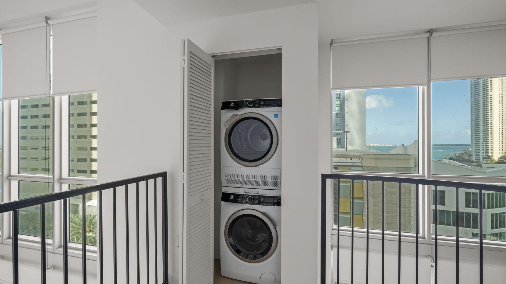 300 S Biscayne Boulevard, Unit L-832, Miami, FL 33131 Photo