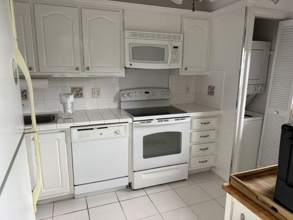 1523 E Hillsboro Boulevard, Unit 335, Deerfield Beach, FL 33441