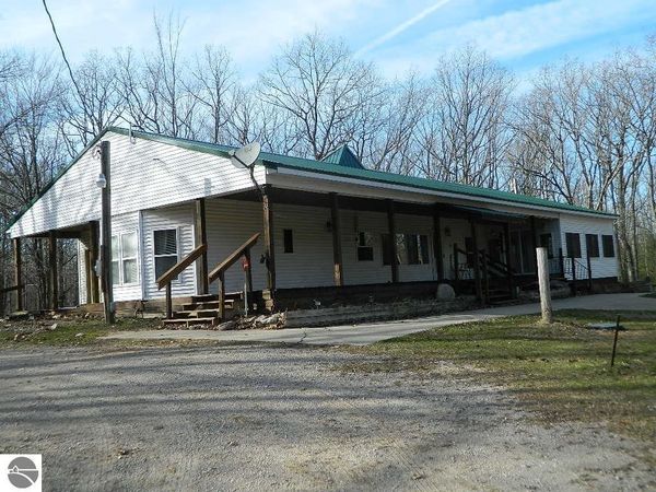 5651 Haskell Lake Road E, Harrison, MI 48625