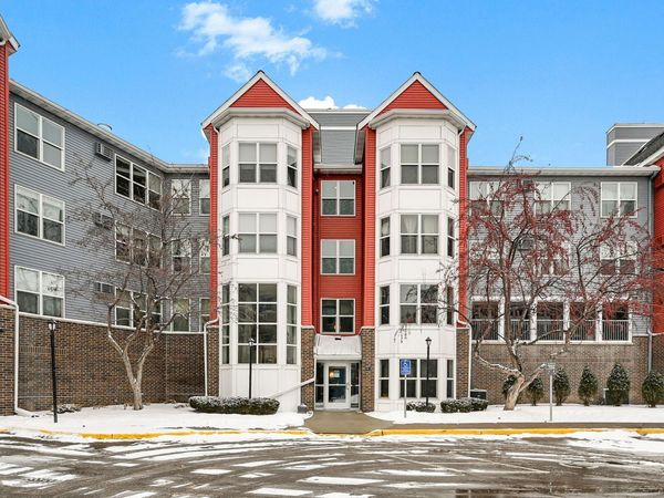 720 3rd Avenue NE, Unit 319, Minneapolis, MN 55413