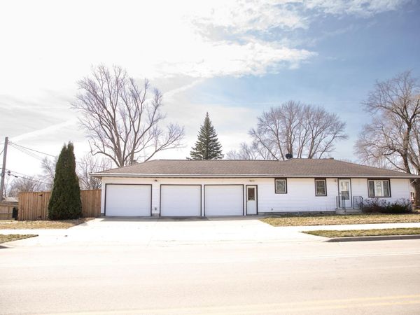 17 Lincoln Avenue, Gaylord, MN 55334