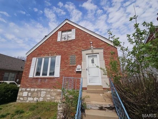 8917 Lucerne Court , St Louis, MO 63136