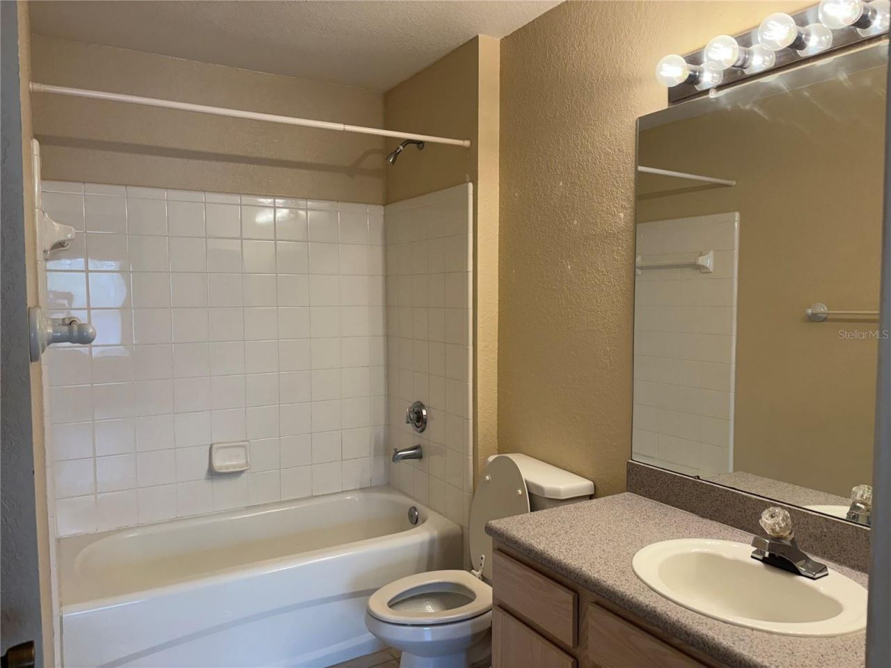 7411 Vista Way , Unit 203, Bradenton, FL 34202 Photo