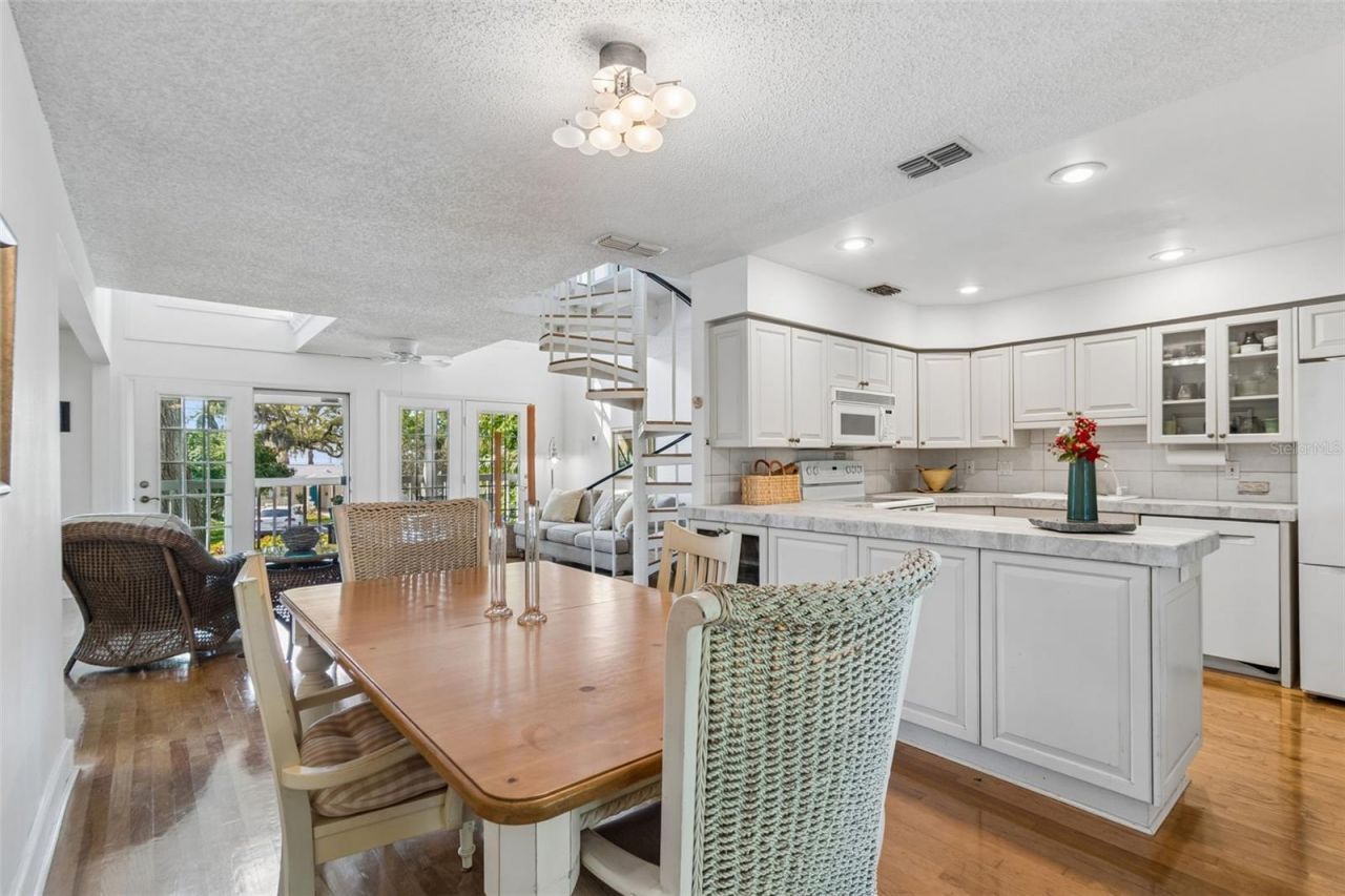 600 N Mayo Street , Crystal Beach, FL 34681 Photo