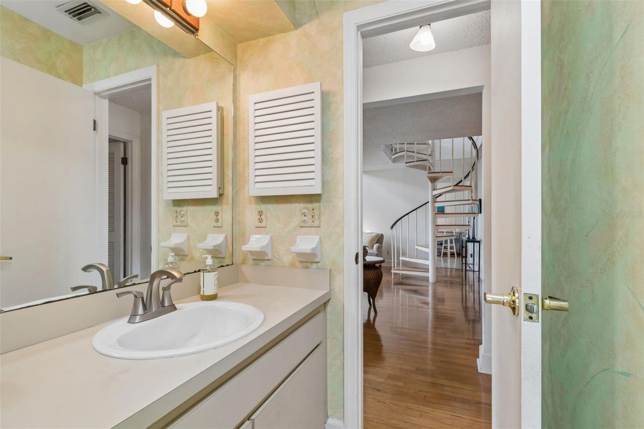 600 N Mayo Street , Crystal Beach, FL 34681 Photo